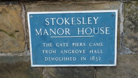 Manor House Plaque - photograph courtesy of Derek Whiting